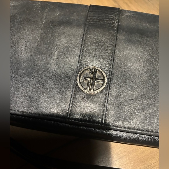 Giani Bernini Genuine Leather Cross Body 9”X6” Inside Lined in Black Cloth. EUC. - Picture 11 of 13